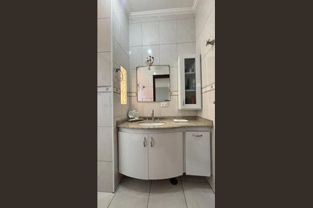 Casa à venda com 240m², 3 quartos e 3 vagas Casa à venda com 240m², 3 quartos e 3 vagasBanheiro