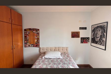 Casa à venda com 240m², 3 quartos e 3 vagas Casa à venda com 240m², 3 quartos e 3 vagasQuarto 2