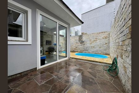 Casa à venda com 135m², 3 quartos e 2 vagas Casa à venda com 135m², 3 quartos e 2 vagasarea externa