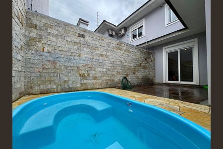 Casa à venda com 135m², 3 quartos e 2 vagas Casa à venda com 135m², 3 quartos e 2 vagasPiscina