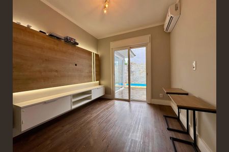 Sala de TV de casa à venda com 3 quartos, 135m² em São José, Canoas