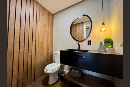 Banheiro de casa à venda com 3 quartos, 135m² em São José, Canoas