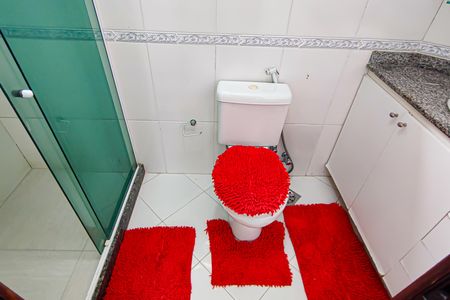 Casa de condomínio para alugar com 130m², 4 quartos e 2 vagas Casa de condomínio para alugar com 130m², 4 quartos e 2 vagasBanheiro da Suíte