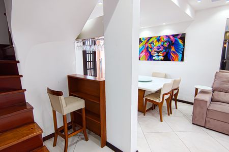 Sala de casa de condomínio para alugar com 4 quartos, 130m² em Pechincha, Rio de Janeiro