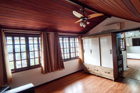 Casa de condomínio para alugar com 130m², 4 quartos e 2 vagas Casa de condomínio para alugar com 130m², 4 quartos e 2 vagasCobertura