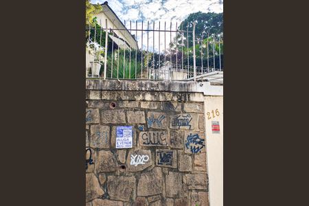 Casa de condomínio para alugar com 130m², 4 quartos e 2 vagas Casa de condomínio para alugar com 130m², 4 quartos e 2 vagasPlaca