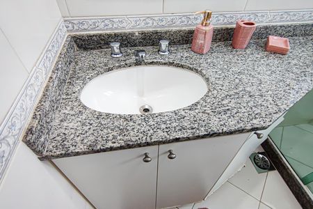 Casa de condomínio para alugar com 130m², 4 quartos e 2 vagas Casa de condomínio para alugar com 130m², 4 quartos e 2 vagasBanheiro Social