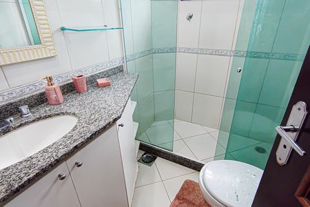 Casa de condomínio para alugar com 130m², 4 quartos e 2 vagas Casa de condomínio para alugar com 130m², 4 quartos e 2 vagasBanheiro Social