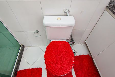 Casa de condomínio para alugar com 130m², 4 quartos e 2 vagas Casa de condomínio para alugar com 130m², 4 quartos e 2 vagasBanheiro da Suíte