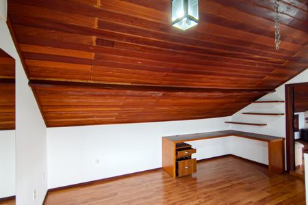 Casa de condomínio para alugar com 130m², 4 quartos e 2 vagas Casa de condomínio para alugar com 130m², 4 quartos e 2 vagasCobertura