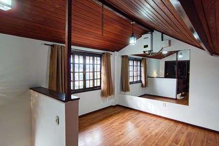 Casa de condomínio para alugar com 130m², 4 quartos e 2 vagas Casa de condomínio para alugar com 130m², 4 quartos e 2 vagasCobertura