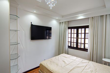 Casa de condomínio para alugar com 130m², 4 quartos e 2 vagas Casa de condomínio para alugar com 130m², 4 quartos e 2 vagasSuíte