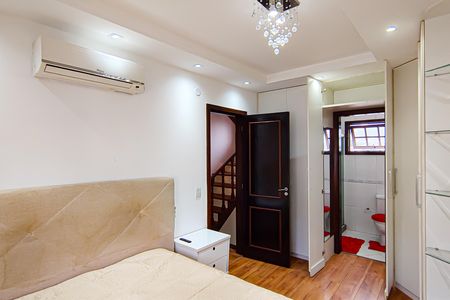 Casa de condomínio para alugar com 130m², 4 quartos e 2 vagas Casa de condomínio para alugar com 130m², 4 quartos e 2 vagasSuíte