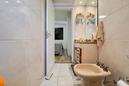 Apartamento à venda com 81m², 3 quartos e 2 vagasBanheiro da Suíte