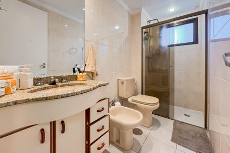 Apartamento à venda com 81m², 3 quartos e 2 vagasBanheiro da Suíte