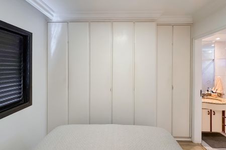 Apartamento à venda com 81m², 3 quartos e 2 vagasSuíte - Armários 