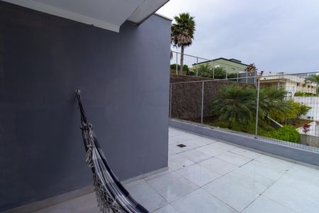 Casa de condomínio para alugar com 281m², 3 quartos e 4 vagasVaranda da Suíte 3