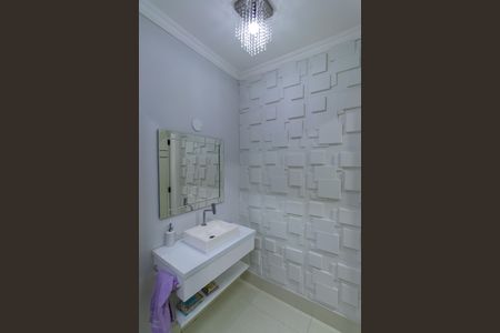 Casa de condomínio para alugar com 281m², 3 quartos e 4 vagasBanheiro