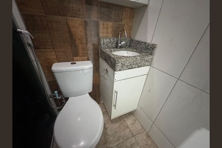 Banheiro de casa à venda com 2 quartos, 85m² em Jardim Guanabara, Belo Horizonte