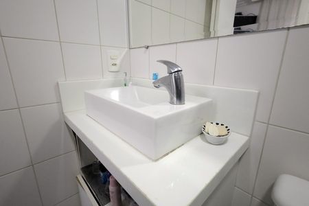 Apartamento à venda com 79m², 3 quartos e 2 vagas Apartamento à venda com 79m², 3 quartos e 2 vagasBanheiro da Suíte