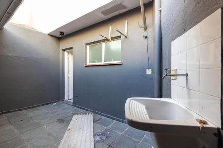Casa à venda com 80m², 2 quartos e 1 vagaÁrea de Serviço