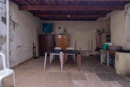 Casa à venda com 179m², 3 quartos e 6 vagasQuintal