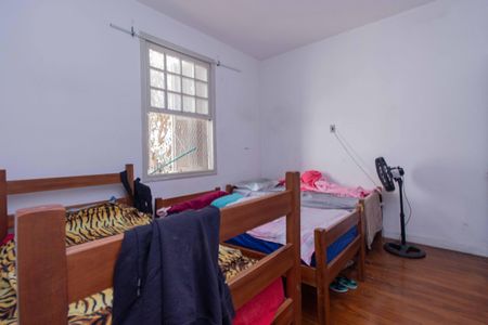 Casa à venda com 179m², 3 quartos e 6 vagasQuarto 2