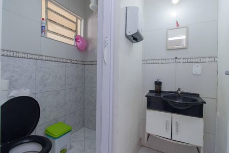 Casa à venda com 179m², 3 quartos e 6 vagasBanheiro 2