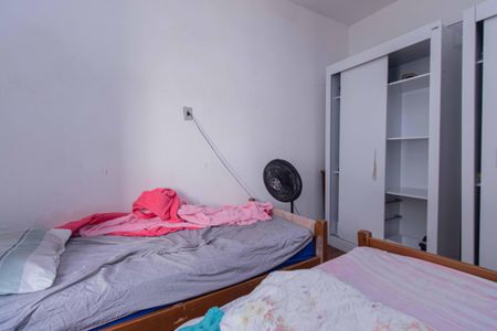 Casa à venda com 179m², 3 quartos e 6 vagasQuarto 2