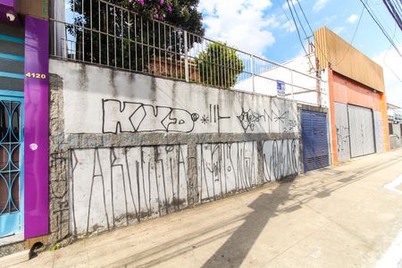 Casa para alugar com 200m², 4 quartos e 1 vagaFachada + Placa