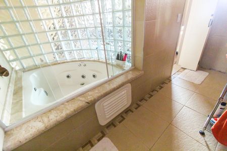 Casa para alugar com 200m², 4 quartos e 1 vagaCobertura - Banheiro