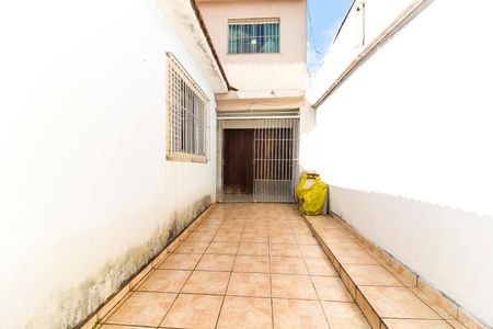 Casa para alugar com 200m², 4 quartos e 1 vagaQuintal