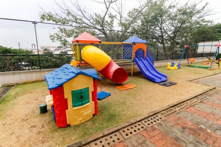Apartamento à venda com 67m², 2 quartos e 2 vagas Apartamento à venda com 67m², 2 quartos e 2 vagasÁrea comum - Playground