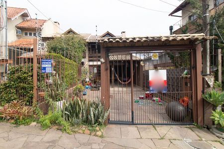 Casa à venda com 244m², 3 quartos e 2 vagasFachada