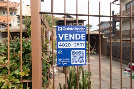 Casa à venda com 244m², 3 quartos e 2 vagasFachada