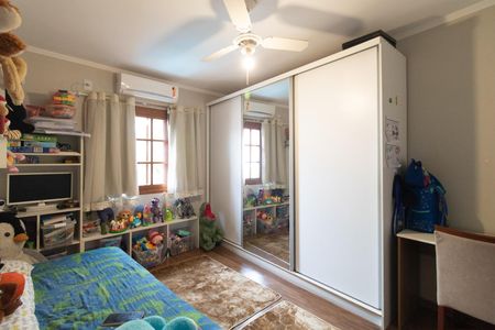 Casa à venda com 244m², 3 quartos e 2 vagasQuarto 1