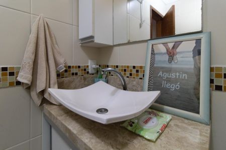 Casa à venda com 244m², 3 quartos e 2 vagasBanheiro Social