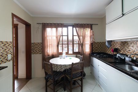 Casa à venda com 244m², 3 quartos e 2 vagasCozinha