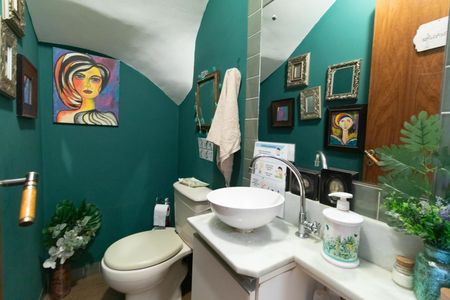 Casa à venda com 244m², 3 quartos e 2 vagasLavabo