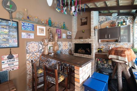 Casa à venda com 244m², 3 quartos e 2 vagasChurrasqueira