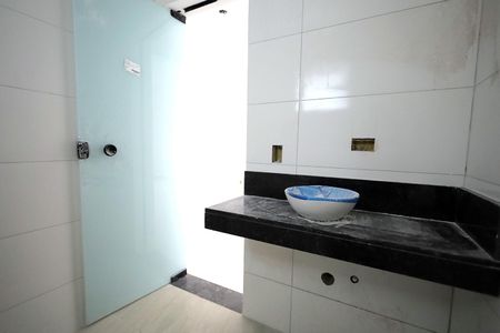 Casa à venda com 160m², 3 quartos e 2 vagas Casa à venda com 160m², 3 quartos e 2 vagasBanheiro Social