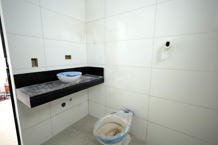 Casa à venda com 160m², 3 quartos e 2 vagas Casa à venda com 160m², 3 quartos e 2 vagasBanheiro Social