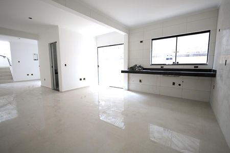 Casa à venda com 160m², 3 quartos e 2 vagas Casa à venda com 160m², 3 quartos e 2 vagasCozinha