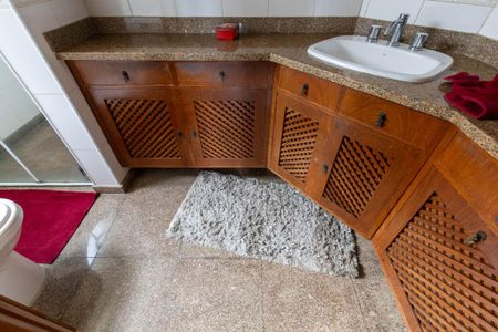 Apartamento à venda com 186m², 4 quartos e 2 vagas Apartamento à venda com 186m², 4 quartos e 2 vagasBanheiro 1 - Suíte