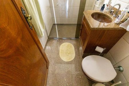 Apartamento à venda com 186m², 4 quartos e 2 vagas Apartamento à venda com 186m², 4 quartos e 2 vagasBanheiro 2