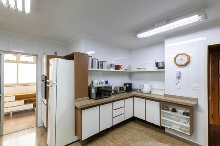 Apartamento à venda com 186m², 4 quartos e 2 vagas Apartamento à venda com 186m², 4 quartos e 2 vagasCozinha