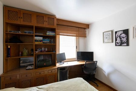 Apartamento à venda com 186m², 4 quartos e 2 vagas Apartamento à venda com 186m², 4 quartos e 2 vagasQuarto 2