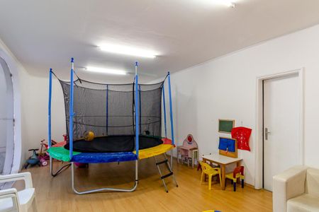 Apartamento à venda com 186m², 4 quartos e 2 vagas Apartamento à venda com 186m², 4 quartos e 2 vagasÁrea comum - Brinquedoteca