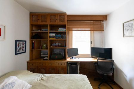 Apartamento à venda com 186m², 4 quartos e 2 vagas Apartamento à venda com 186m², 4 quartos e 2 vagasQuarto 2