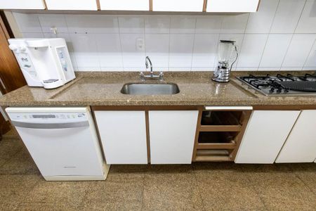 Apartamento à venda com 186m², 4 quartos e 2 vagas Apartamento à venda com 186m², 4 quartos e 2 vagasCozinha